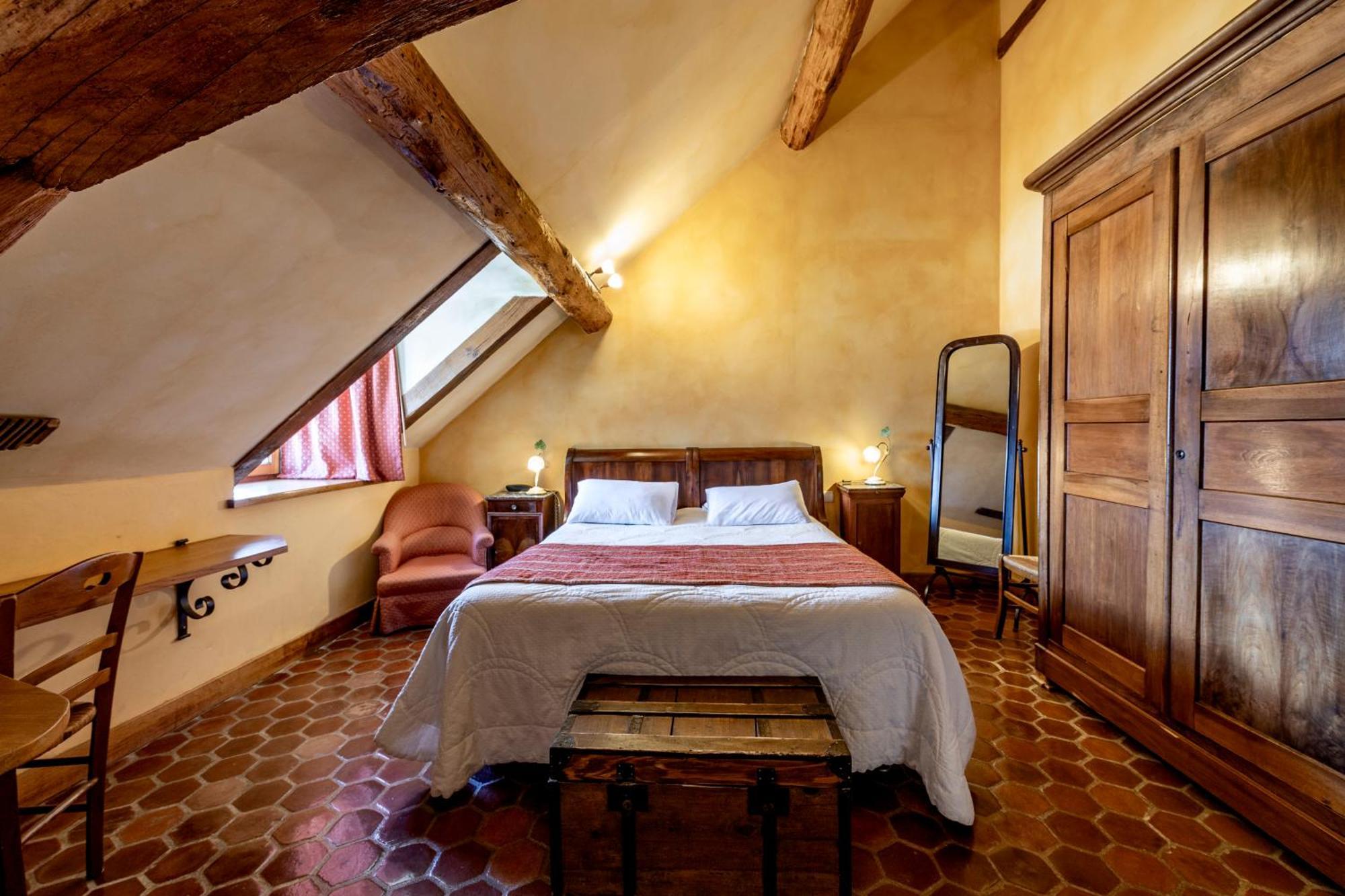 Hotel De La Beursaudiere Nitry Esterno foto