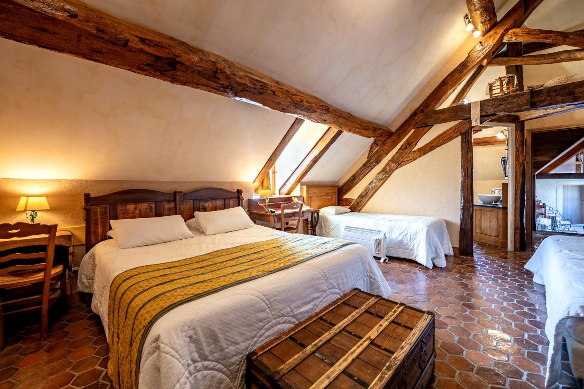 Hotel De La Beursaudiere Nitry Esterno foto