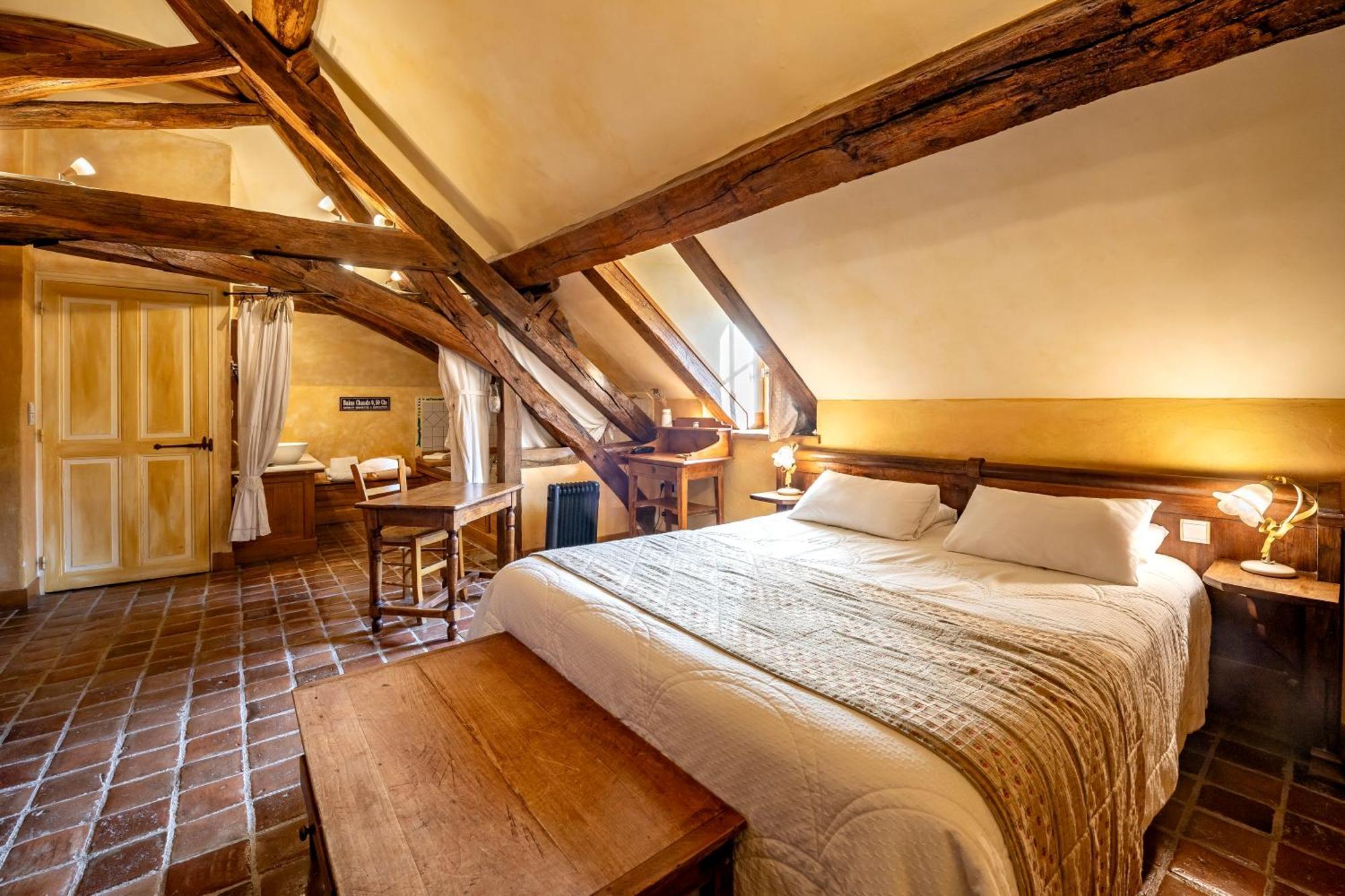 Hotel De La Beursaudiere Nitry Esterno foto