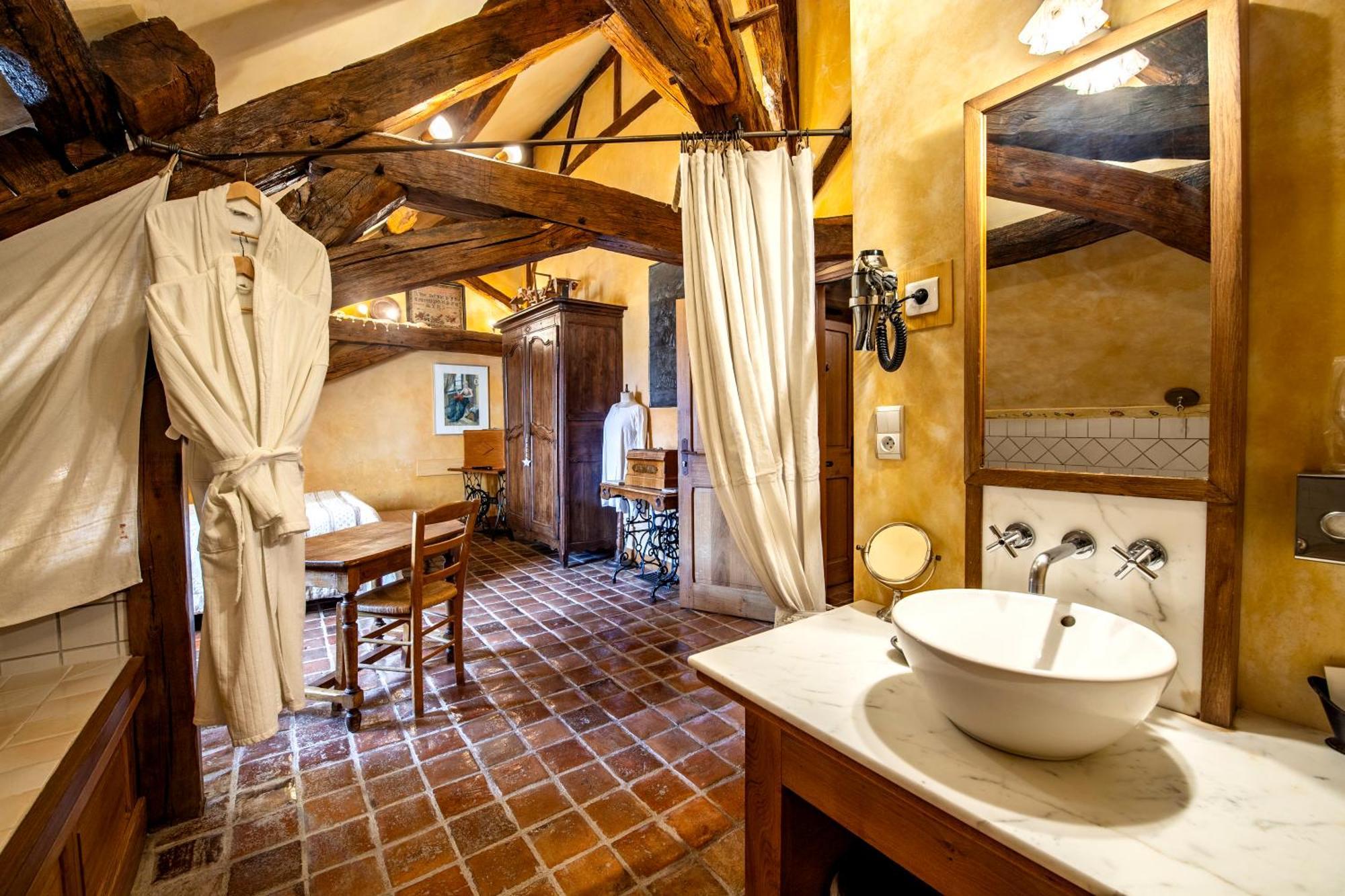 Hotel De La Beursaudiere Nitry Esterno foto