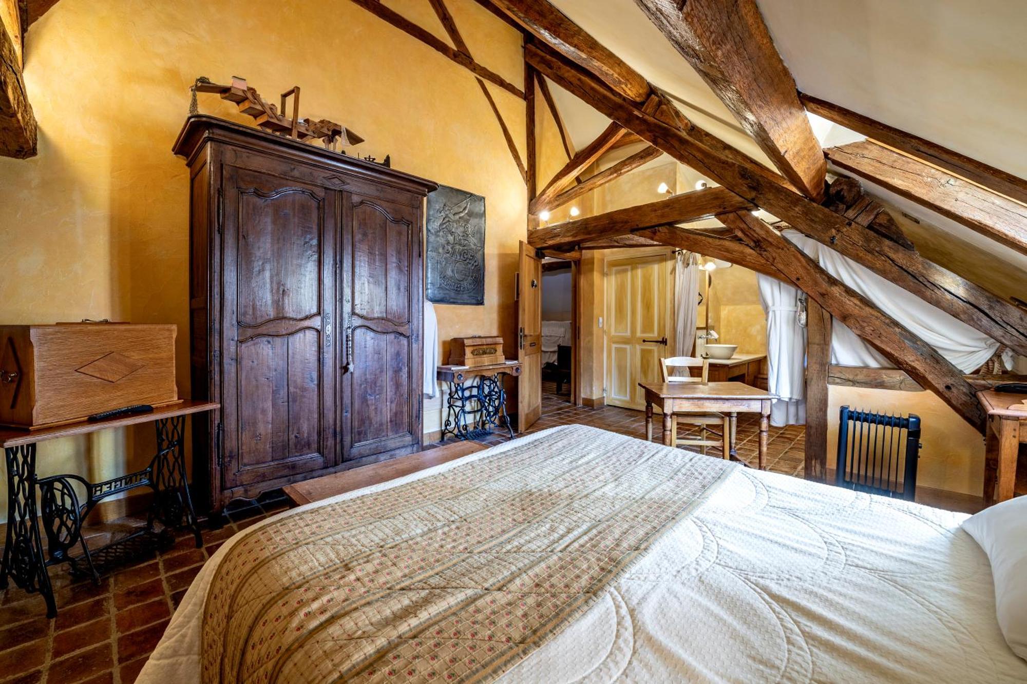 Hotel De La Beursaudiere Nitry Esterno foto