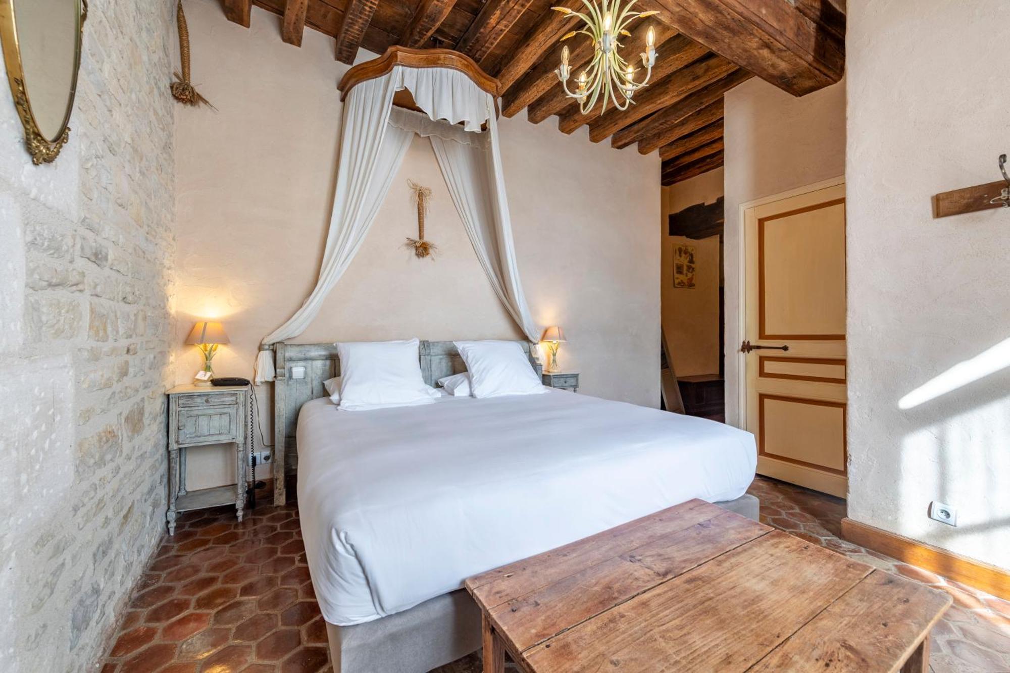Hotel De La Beursaudiere Nitry Esterno foto