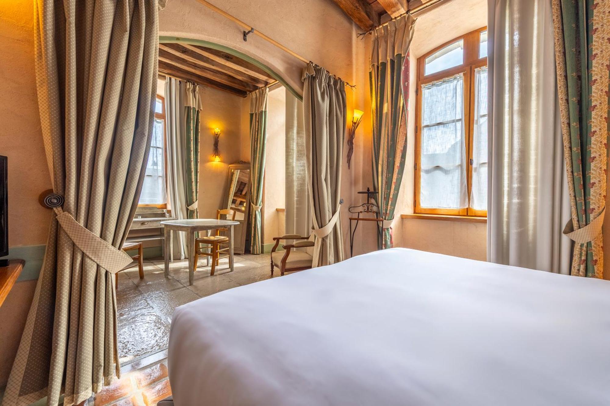 Hotel De La Beursaudiere Nitry Esterno foto