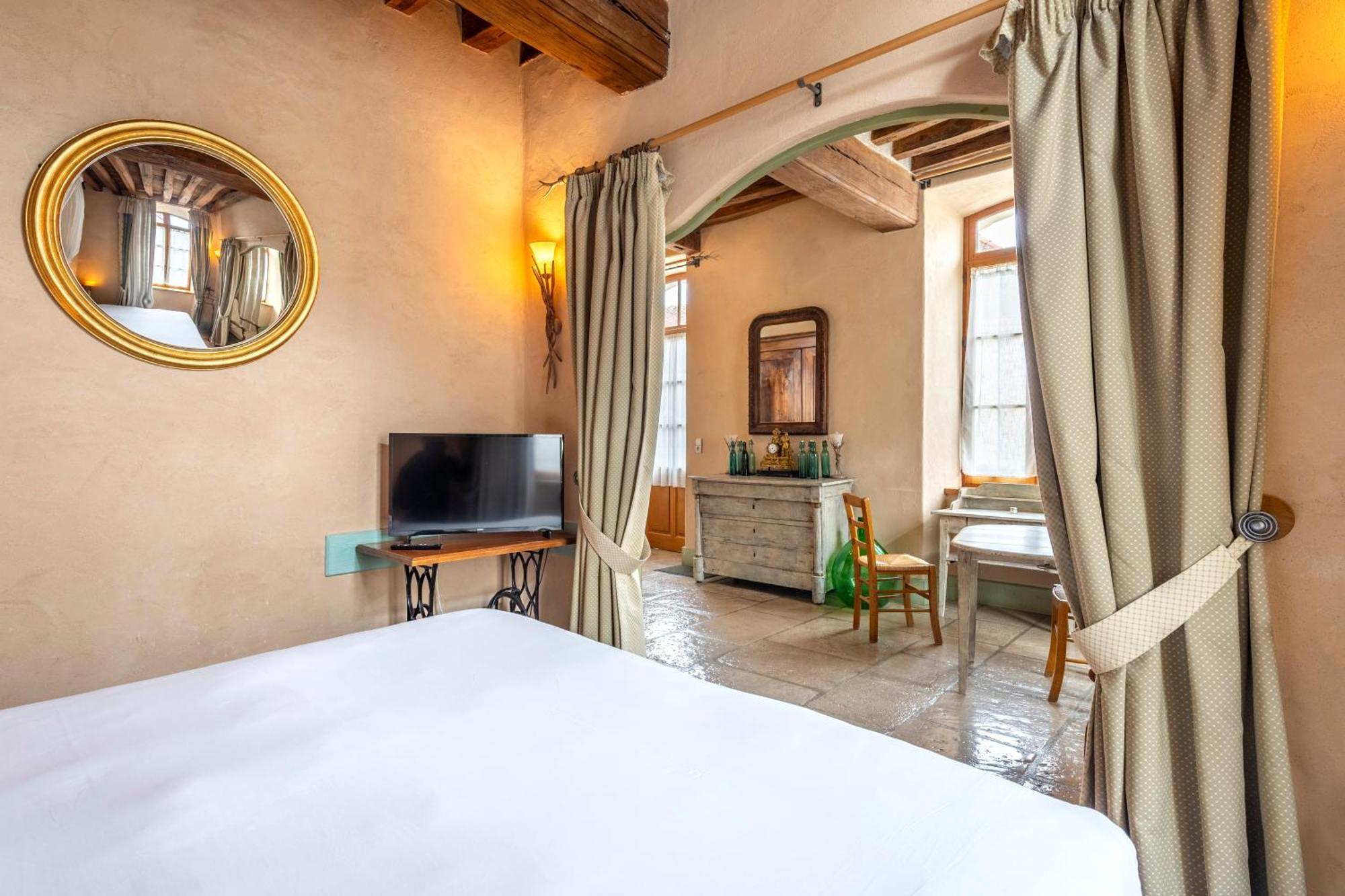 Hotel De La Beursaudiere Nitry Esterno foto