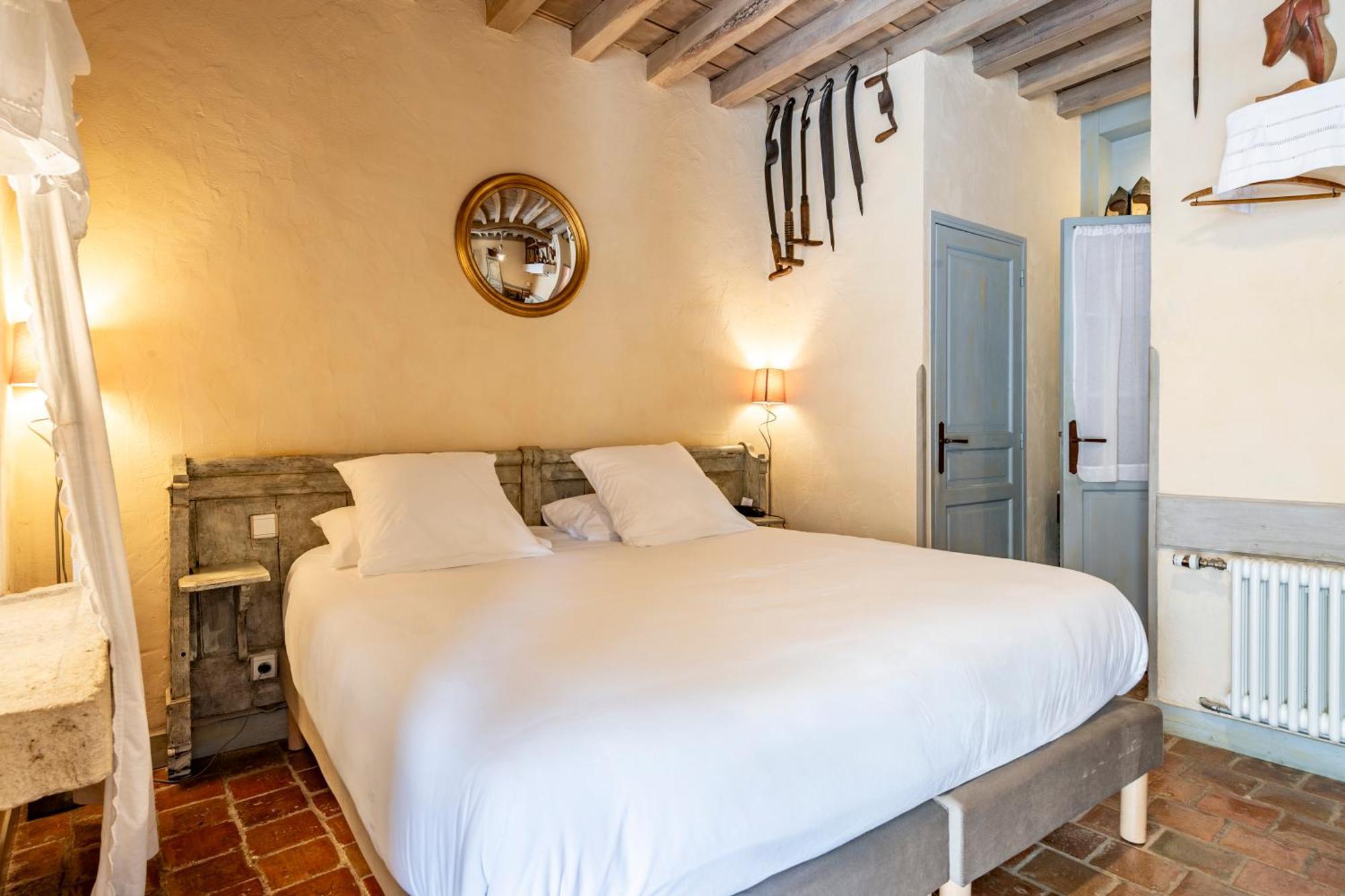 Hotel De La Beursaudiere Nitry Esterno foto